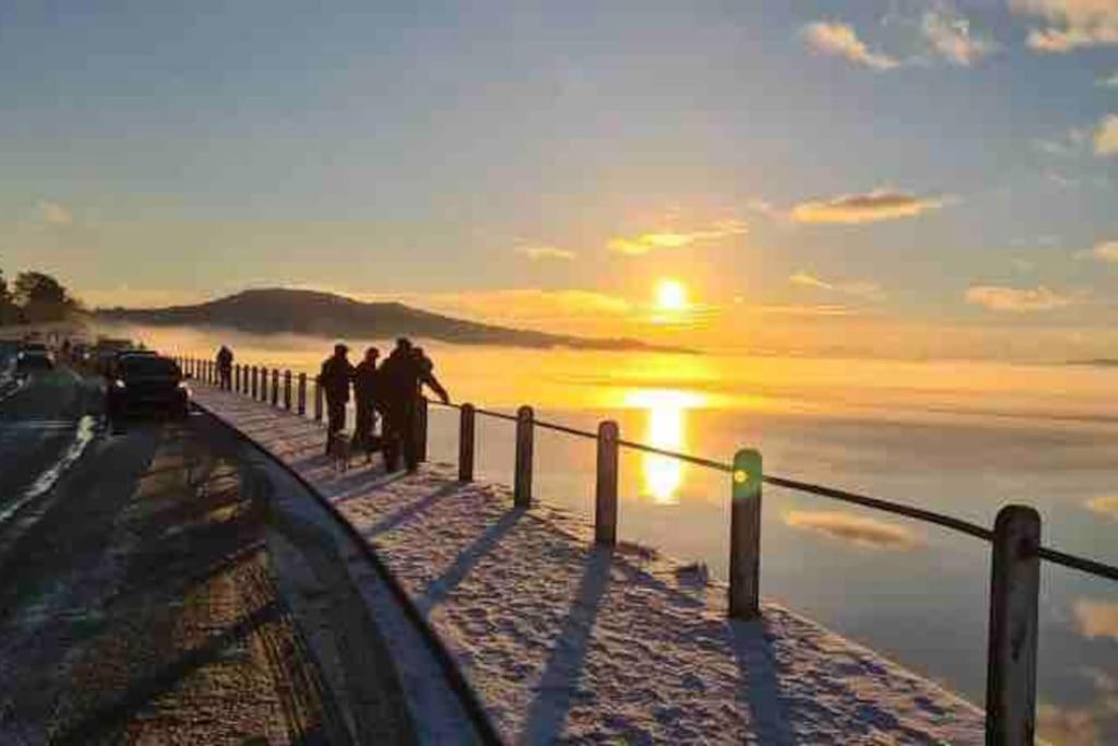 Watersedge Retreat, Views, Sunsets, Dogs Welcome Sandside  Eksteriør billede