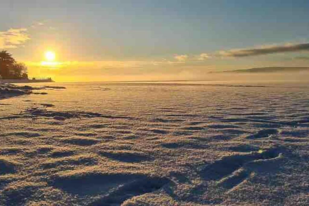 Watersedge Retreat, Views, Sunsets, Dogs Welcome Sandside  Eksteriør billede